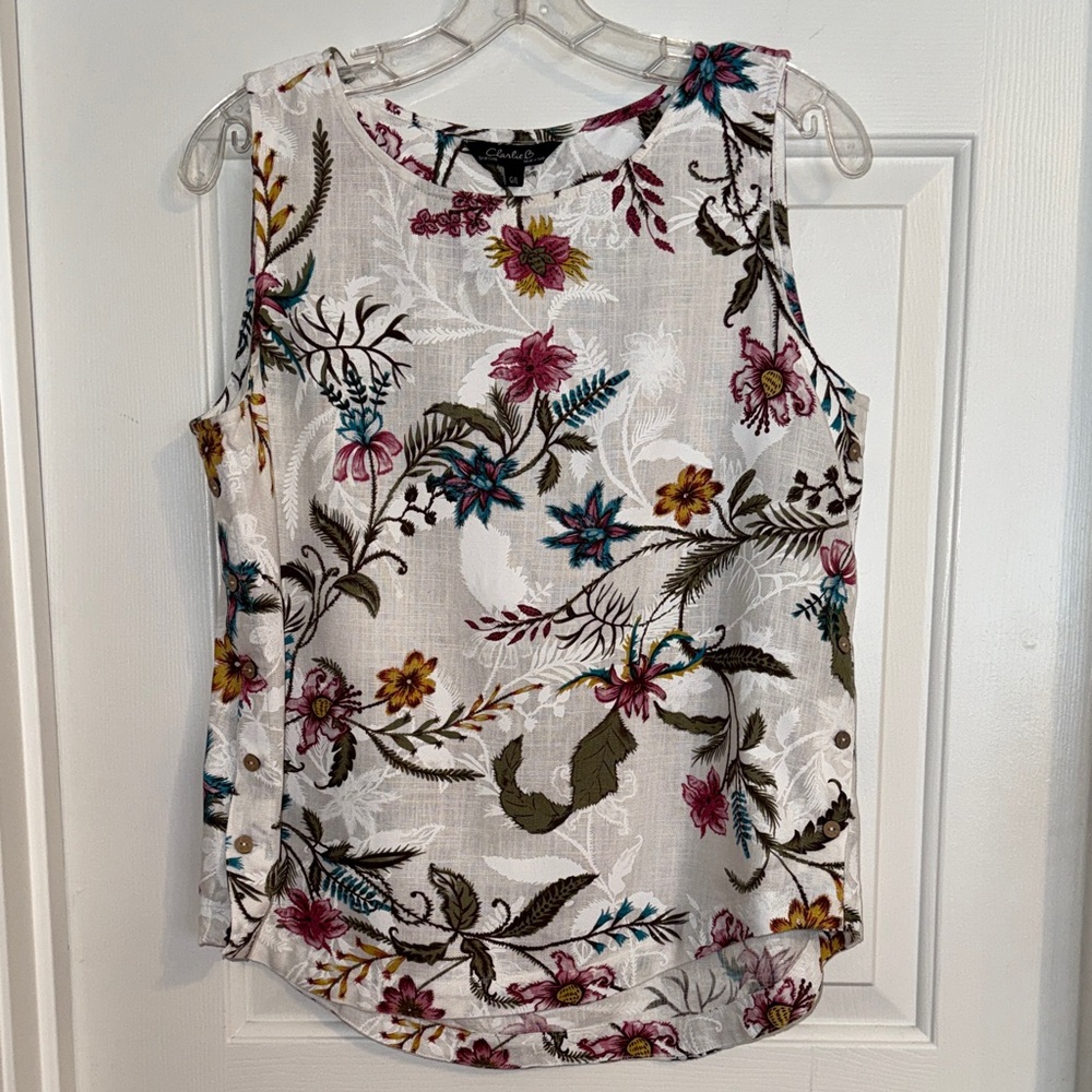 CHARLIE B Multicolor Floral Sleeveless Blouse